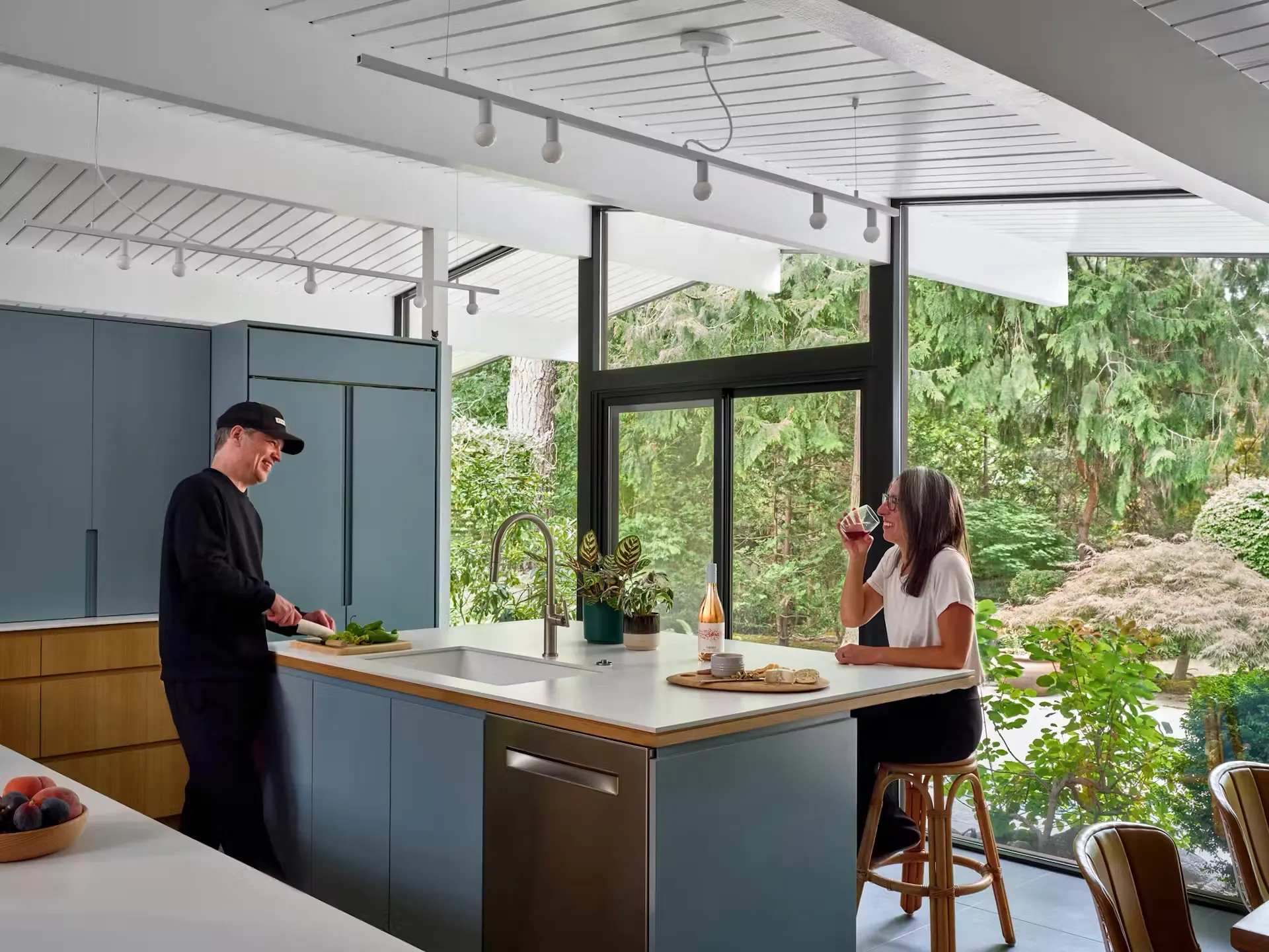 A Bay Area home kept comfortable year round